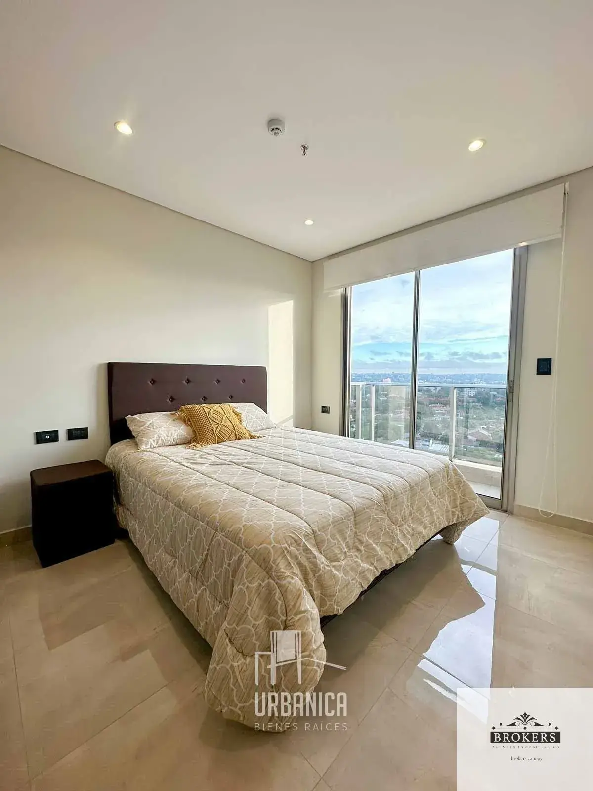 Apartamento de 2 quartos para Aluguel em Carmelitas, Assunção - Image 4