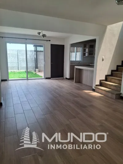 Casa de 3 dormitorios, 100m², en Alquiler en Departamento de Guatemala