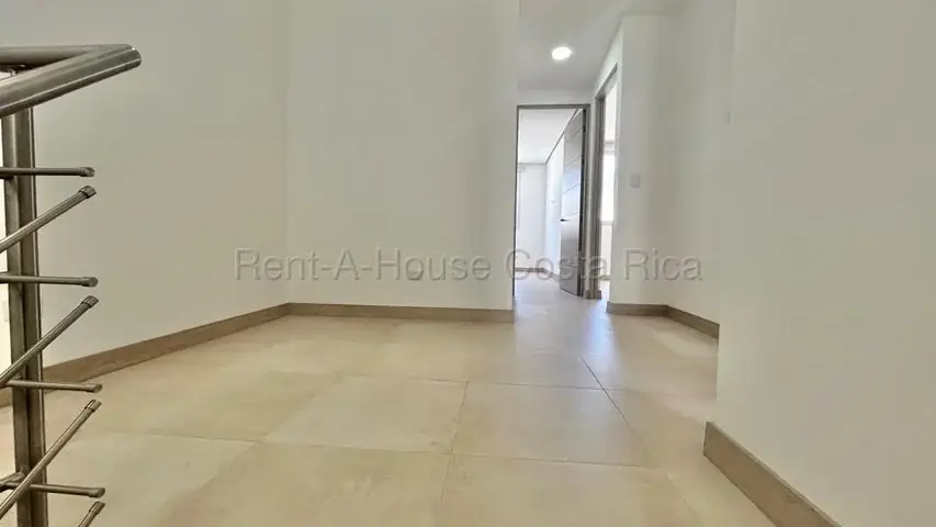 3-Bedroom House, 192m², for Rent in Heredia - Image 5