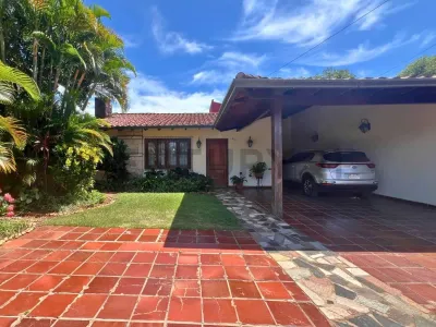Casa de 4 dormitorios en Venta en Los Laureles, Lambaré