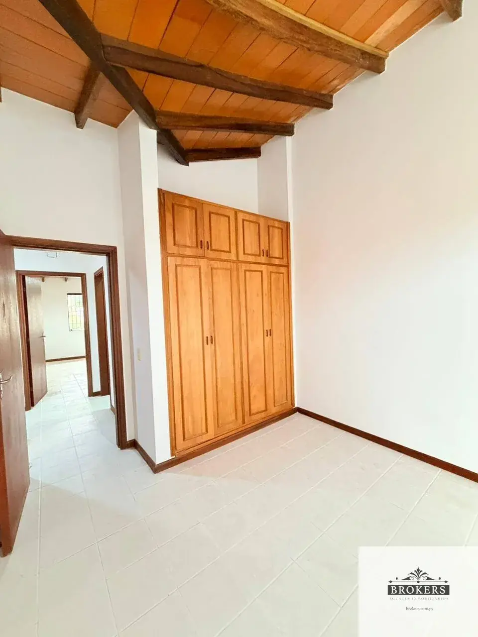Casa de 3 dormitorios en Alquiler en Ycuá Satí, Asunción - Image 10