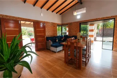 Casa de 3 dormitorios en Alquiler en Itauguá