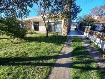 Casa de 4 dormitorios en Venta en Parque del Plata