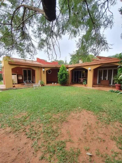 Casa de 4 dormitorios en Venta en Mburucuyá, Asunción