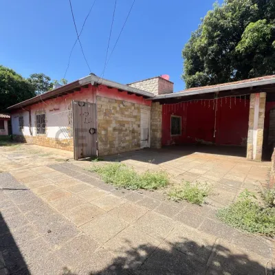 Casa de 3 quartos à venda em Laurelty, Luque