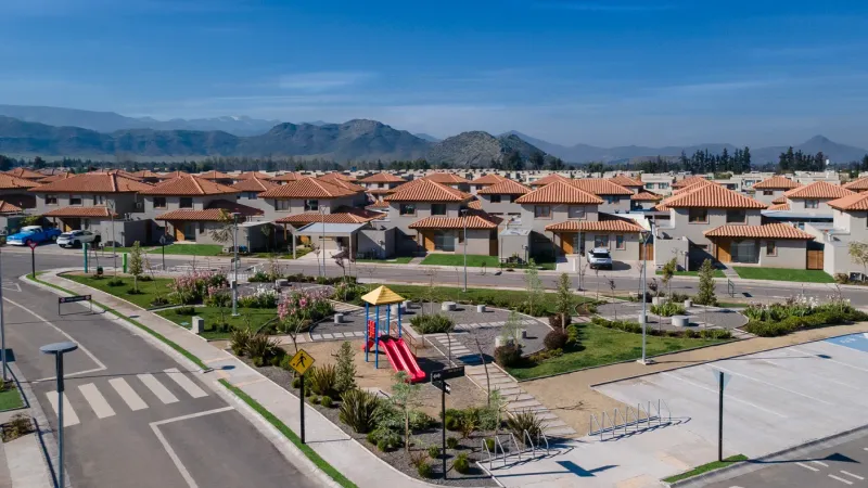 Las Calandrias, Condominio Los Nidales
