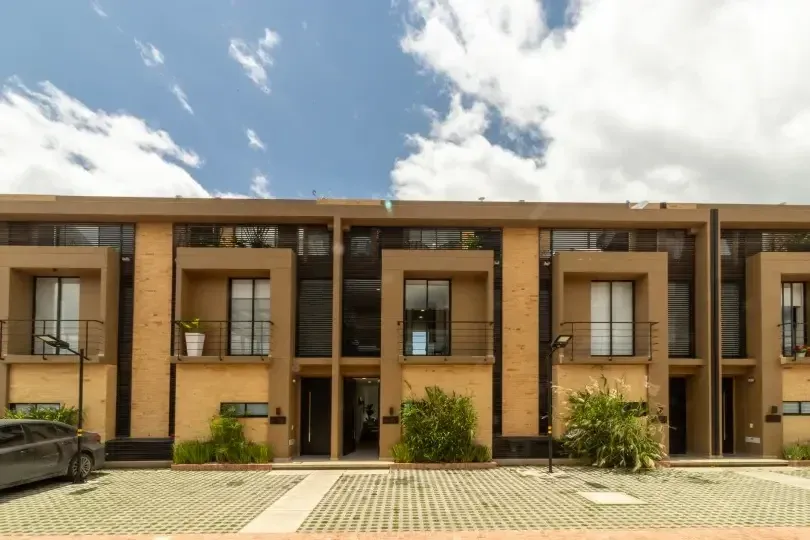 Fique Condominio  Residencial